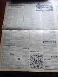 Vatan Gazetesi - Turkish Newspaper - 30 Ocak 1955 - doğuya en iyi imkan yazan Ahmet Emin Yalman Başmakale - Başkan Eisenhower'e savaş emri salahiyeti verildi - komünist için mütareke anlaşmasına rıza göstermiyor - Başvekil Adnan Menderes ile hariciye vekili Fuat Köprülü bugün İtalya'ya gidiyor - Ankara İstanbul tren münakalesi kısmen durdu - Kasım Gülek Araplar kadar İsrail'in de dostuyuz dedi - Zonguldak'ta Grizu infilakından mesul 5 kişi tevkif edildi - Manhattan'da üç oda çeviren Oktay Akbal Yazı Dizisi - tekelin geliri  52 milyon artmış - Danimarka başvekili Hans Hedtoft öldü - Neyzen Yazan Abdulbaki Gölpınarlı  - İsveç'te suni bir kumarhane adası kurulacak - Osmanlı tarihinden sayfalar yazan Feridun Fazıl Tülbentçi Yazı Dizisi - güzel bir tarihi film Gül ve Kılıç Walt Disney tarafından çevrildi fotoğraf - Churchill şimdiye kadar 250'den fazla tablo yaptı - Ankara İstanbul İzmir radyosu programı - Altıncı kat İstanbul Belediyesi şehir tiyatroları dram kısmında - Türkiye İş Bankası