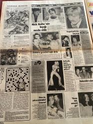 HAFTA SONU GAZETESİ DOĞUM GÜNÜ HEDİYESİ  ( Turkish Newspaper ) - 20 OCAK 1978 -TAM TAKIM 12 SAYFADIR - Seyfi Dursunoğlu-Adnan Şenses-Mediha Şen-Türkan Şoray-Zeki Müren-Maxime Le Forestier-Ajda Pekkan-Gönül Akkor-Kamuran Akkor-Farah Diba-Süreyya-Ayten Gökçer-Defne Yalnız-Saadet Ayhan-Nick Nolte-Raffaella Carrà-Okan Akhan-Robert Redford-Gülşen Bubikoğlu-Elif Pektaş-Ayten Alpman-Özzi Altar-Adnan Semerci-Müjde Ar-Mehtap Şen-Kubilay Çelik-Serpil Barlas-Nilüfer-W.T. Ballard-Frank Sinatra-Cüneyt Arcayürek-Güngör Çil-Türk sanat aleminde şimdiye kadar böylesi görülmedi-Türkan Şoray Zeki Müren Yüzde yüz bir uyum içindeyiz-On yıl sonra ikinci beraberlik-Ayıp-Ajda Müslümanlığını inkar ediyor-Türkiye’de biz Hristiyanız-Ve işte ikinci gaf-Kardeşlik bitti-Uçakta ilanı aşk ve Süreyya’nın efendiliği-Leydi-sim e bulaşık kabusuna son-Milyoner mi ne-Erkekliği özledim-Döndü’ye İstanbul yasak-Şöhrete giderken cüppeden oldu-Nick Nolte’nin bıyığı moda oldu-Ankara geceleri aşk dolu-Organizatörler kaçınca-Raffa