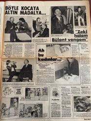 HAFTA SONU GAZETESİ DOĞUM GÜNÜ HEDİYESİ  ( Turkish Newspaper ) - 20 OCAK 1978 -TAM TAKIM 12 SAYFADIR - Seyfi Dursunoğlu-Adnan Şenses-Mediha Şen-Türkan Şoray-Zeki Müren-Maxime Le Forestier-Ajda Pekkan-Gönül Akkor-Kamuran Akkor-Farah Diba-Süreyya-Ayten Gökçer-Defne Yalnız-Saadet Ayhan-Nick Nolte-Raffaella Carrà-Okan Akhan-Robert Redford-Gülşen Bubikoğlu-Elif Pektaş-Ayten Alpman-Özzi Altar-Adnan Semerci-Müjde Ar-Mehtap Şen-Kubilay Çelik-Serpil Barlas-Nilüfer-W.T. Ballard-Frank Sinatra-Cüneyt Arcayürek-Güngör Çil-Türk sanat aleminde şimdiye kadar böylesi görülmedi-Türkan Şoray Zeki Müren Yüzde yüz bir uyum içindeyiz-On yıl sonra ikinci beraberlik-Ayıp-Ajda Müslümanlığını inkar ediyor-Türkiye’de biz Hristiyanız-Ve işte ikinci gaf-Kardeşlik bitti-Uçakta ilanı aşk ve Süreyya’nın efendiliği-Leydi-sim e bulaşık kabusuna son-Milyoner mi ne-Erkekliği özledim-Döndü’ye İstanbul yasak-Şöhrete giderken cüppeden oldu-Nick Nolte’nin bıyığı moda oldu-Ankara geceleri aşk dolu-Organizatörler kaçınca-Raffa