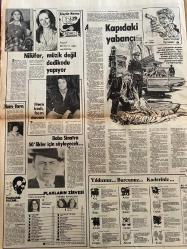 HAFTA SONU GAZETESİ DOĞUM GÜNÜ HEDİYESİ  ( Turkish Newspaper ) - 20 OCAK 1978 -TAM TAKIM 12 SAYFADIR - Seyfi Dursunoğlu-Adnan Şenses-Mediha Şen-Türkan Şoray-Zeki Müren-Maxime Le Forestier-Ajda Pekkan-Gönül Akkor-Kamuran Akkor-Farah Diba-Süreyya-Ayten Gökçer-Defne Yalnız-Saadet Ayhan-Nick Nolte-Raffaella Carrà-Okan Akhan-Robert Redford-Gülşen Bubikoğlu-Elif Pektaş-Ayten Alpman-Özzi Altar-Adnan Semerci-Müjde Ar-Mehtap Şen-Kubilay Çelik-Serpil Barlas-Nilüfer-W.T. Ballard-Frank Sinatra-Cüneyt Arcayürek-Güngör Çil-Türk sanat aleminde şimdiye kadar böylesi görülmedi-Türkan Şoray Zeki Müren Yüzde yüz bir uyum içindeyiz-On yıl sonra ikinci beraberlik-Ayıp-Ajda Müslümanlığını inkar ediyor-Türkiye’de biz Hristiyanız-Ve işte ikinci gaf-Kardeşlik bitti-Uçakta ilanı aşk ve Süreyya’nın efendiliği-Leydi-sim e bulaşık kabusuna son-Milyoner mi ne-Erkekliği özledim-Döndü’ye İstanbul yasak-Şöhrete giderken cüppeden oldu-Nick Nolte’nin bıyığı moda oldu-Ankara geceleri aşk dolu-Organizatörler kaçınca-Raffa