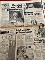 HAFTA SONU GAZETESİ DOĞUM GÜNÜ HEDİYESİ  ( Turkish Newspaper ) - 10 ŞUBAT 1978 -TAM TAKIM 12 SAYFADIR - NİLÜFER KOÇYİĞİT VE BEKİR ÇELENK DÜĞÜNÜ-Tamer Yiğit-Makbule Çelenk-Neco-Oya German-Ayla Algan-Tahsin Albayrak-Aysın Pala-Adnan Menderes-Refik Erduran-Ahu Tuğsuz-Nur Onat-Ayla Gürsoy-Tarık Aktuğ-Tatyana Yıldız-Gina Lollobrigida-Ali Kocatepe-Sevim Emre-Hülya Koçyiğit-Füruzan-Kamil Masaracı-Farah Diba-Karl Konstantin-Anne Marie-Gülşen Bubikoğlu-Bülent Kınay-Doktor Özdemir-Nilüfer muradına erdi-Güzel gelinin hazırlığını güzel abla yaptı-Kaderin oyunu-Ecel Kamacı’nın biricik yavrusunu elinden aldı-Aynı gün Neco için ilk kez baba olma umudu belirdi-Menengit denilen illet-Bu hastalığı Paris’te kaptım-İstanbul sahnelerinde 5 ağır işçi-Ahu TUS’a gidiyor-Saunada hanımlar birbirini ovar-Ne kaçtım ne kaçırdım buradayım ve evlendim-Danıştay’daki amcalar beni sevemediler mi-Kahkaha bilmecesi-Gina artık gizlenmiyor-Sansür’ün kalkmasına evet başıbozukluğa hayır-Bursa’da hamam sefası-Barıştılar-Tatlı
