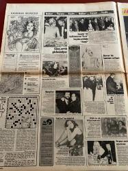 HAFTA SONU GAZETESİ DOĞUM GÜNÜ HEDİYESİ  ( Turkish Newspaper ) - 10 ŞUBAT 1978 -TAM TAKIM 12 SAYFADIR - NİLÜFER KOÇYİĞİT VE BEKİR ÇELENK DÜĞÜNÜ-Tamer Yiğit-Makbule Çelenk-Neco-Oya German-Ayla Algan-Tahsin Albayrak-Aysın Pala-Adnan Menderes-Refik Erduran-Ahu Tuğsuz-Nur Onat-Ayla Gürsoy-Tarık Aktuğ-Tatyana Yıldız-Gina Lollobrigida-Ali Kocatepe-Sevim Emre-Hülya Koçyiğit-Füruzan-Kamil Masaracı-Farah Diba-Karl Konstantin-Anne Marie-Gülşen Bubikoğlu-Bülent Kınay-Doktor Özdemir-Nilüfer muradına erdi-Güzel gelinin hazırlığını güzel abla yaptı-Kaderin oyunu-Ecel Kamacı’nın biricik yavrusunu elinden aldı-Aynı gün Neco için ilk kez baba olma umudu belirdi-Menengit denilen illet-Bu hastalığı Paris’te kaptım-İstanbul sahnelerinde 5 ağır işçi-Ahu TUS’a gidiyor-Saunada hanımlar birbirini ovar-Ne kaçtım ne kaçırdım buradayım ve evlendim-Danıştay’daki amcalar beni sevemediler mi-Kahkaha bilmecesi-Gina artık gizlenmiyor-Sansür’ün kalkmasına evet başıbozukluğa hayır-Bursa’da hamam sefası-Barıştılar-Tatlı