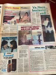 HAFTA SONU GAZETESİ DOĞUM GÜNÜ HEDİYESİ  ( Turkish Newspaper ) - 17 MART 1978 -TAM TAKIM 12 SAYFADIR -Esengül-Hülya Koçyiğit–Selim Soydan–Türkan Şoray–Ünal Kutval–Ayşecik–Serkan Acar–Zeynep Değirmencioğlu–Müşerref Tezcan–Oya Peri–Ajda Pekkan–Servet Ferdi–Muazzez Abacı–Süheyl Uygur–Şöhret Uğur–Eda Altın–Kubilay Çelik–Nejat Uygur–Esengün–Adnan Şenses–Hamiyet Yüceses–Bülent Ersoy–Fikret Hakan–Tijen Par–Anne Karaca–David Jeannot–Tomris Oğuzalp–Sevda Karaca–Kamil Masaracı-Prenses Banu–Neco–Müzeyyen Senar–Frezeye–Ümit Utku–İdi Amin–Nazan Şoray–Şevket Adlı–Rüçhan Adlı–Bahan Aliev Çayusu -Hülya Koçyiğit’e bomba–Telefondaki meçhul sesin ihbarı–Azrail’in soluğunu ensesinde hissetti–Panik son anda önlendi–Türkan Şoray kendi çizgileriyle Moskova’da–Umudunuz Erkan–Müşerref Tezcan’ın son marifeti–200.000 liraya biraz güzellik–Ben Ajda Pekkan–Şarkıcı kardeşler kampta–Astımı yenen göbek–3 niyet 1 kurban–Kurutma ve ütü derdi perdede olur bu Dekora–Yeni baştan babalığı öğreniyor–Nejat Uygur 3 oğlu uğrun