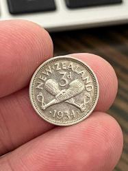YENİ ZELANDA GÜMÜŞ 3 PENCE 1934. KRAL 5. GEORGE DÖNEMİ. 16,3 mm ÇAPINDA 1,41 GRAM