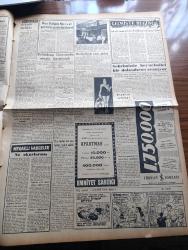 Vatan Gazetesi - Turkish Newspaper - 7 Ağustos 1956 - bozuk bir nizam yazan Ahmet Emin Yalman Başmakale - Suriye ordusu Mısır'ı destekleme kararı aldı - Irak Süveyş işinde mısır'ı destekliyor - CHP genel başkanı İsmet İnönü Heybeliada plajı'nda sırtüstü yüzerken fotoğraf - Libya Meliki ve Cumhurreisi Celal Bayar İstiklal marşlarını dinliyorlar fotoğraf - İlhami Civanoğlu rektör seçildi fotoğraf - çocuk felci sinekler vasıtasıyla yayılır - Kasım Gülek Ulus gazetesi sahibi olarak ifade verecek - Suçlu yazan Orhan Kemal Yazı Dizisi - geçmişte bugün yazan Feridun Fazıl Tülbentçi Yazı Dizisi - Osman Bölükbaşı Giresun'da sessiz karşılandı - Siyasi hatıralar yazan General Ali Fuat Cebesoy Yazı Dizisi - Bir Akdeniz yolculuğunun resimlerle röportajı röportajı yapan Foto Hilmi Şahenk - İspanya'da dans eden bir kadın fotoğraf - Emniyet Müdürü muavini Necdet Uğur Venedikte fotoğraf - Amerikan Ticaret heyeti Ankara'da - CHP İl Başkanı Muhlis Sırmalı'nın idari makamlara bir şikayeti fotoğraf