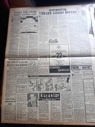 Vatan Gazetesi - Turkish Newspaper - 17 Ağustos 1960 - Suçlarda sirayet hududu yazan Ahmet Emin Yalman Başmakale - Mehmetçik 82 yıl sonra Kıbrıs'ta - General Cemal Madanoğlu ve Türk askeri Kıbrıs'ta fotoğraf - anti demokratik kanunlara veda - Londra radyosu bildiriyor Türkler askerlerini rumlarda çetecilerini karşıladılar - yabancı ilaç şirketleri sermayelerini çoktan dışarı çıkardılar - Türk kültür dernekleri bugün kuruluyor - İş ve İşçi Bulma kurumunda açılan çeşitli meslek kolları ait seminerler dün sona erdi fotoğraf - dini siyasete alet edenlere ağır hapis cezası verilecek - Abana ilçe oluyor - İstanbul yakında susuz kalabilir - Oniki nurcu yakalandı - uluslararası New York fuarına iştirak ediyoruz - kaçaklar yazan Kemal Bekir Yazı Dizisi - Yüksek Adalet divanı yazan avukat Mehmet Ali Sebük - Feza pilotları kapsüle girdi - Vasa Prihoda Öldü - İngiliz kadınları ve Abdülhamid yazan Enis Tahsin Til - 1960 Roma olimpiyatları - enternasyonal tenis turnuvasında hakiki fırtına bugün