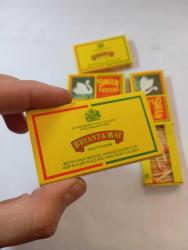 İNGİLİZ KOVBOY KİBRİTİ. SWAN VESTAS DUZ BİR YUZEYE SURTUNCE YANANİYOR