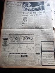 Vatan Gazetesi - Turkish Newspaper - 12 Haziran 1958 - köklü ıslahata doğru yazan Ahmet Emin Yalman Başmakale - Anıtkabir'de bugün miting var fotoğraf - gençlik Kıbrıs'ın Türk olduğunu atasının huzurunda haykıracak - lefkoşeli Türk analar da Dün mücadeleye katıldılar - Kıbrıs'ta 300'den fazla Türk genci tevkif edildi - Papa Eftim Makarios bir lanettir dedi - hava deniz ve demiryolları navlunlarına zam yapıldı - Gazı bakkallar dağıtacak - Yandan akıyor yandan yazan Adnan Veli Yazı Dizisi - İzmir fuarına bu yıl 19 devlet iştirak edecek - De Gaulle asilere dün ilk ultimatomu verdi - hani altın düşecekti yazan Oktay Akbal - İstanbul'da sinema programı - Beşiktaş İstanbulspor'a kudretini gösterdi 4 2 fotoğraflar - Galatasaraylı Suat Mamat'a masaj yapılırken fotoğraf - 1958 dünya futbol kupası - İngiltere 0 Brezilya 0 - Yugoslavya 3 Fransa 2 - Türkgücü Kupası boks maçları - Lübnan topçusunun ateşi Trablusşam kalesini yıktı - Malenkof'un öldürüldüğü söyleniyor - Baki Süha Ediboğlu