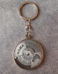 ROMA COLOSSEO TEMALI  ANAHTARLIK.  BİR YÜZÜNDE HAREKETLİ ÇARK VAR. ÖLÇÜLENDİRME YAPIYOR. KONDİSYON YÜKSEK KOLEKSİYONLUK NADİR