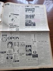 Vatan Gazetesi - Turkish Newspaper - 15 Temmuz 1958 - Bağdat hükümet darbesi yazan Ahmet Emin Yalman Başmakale - Irak'ta hükümet darbesi - Kral Faysal hapsedilerek cumhuriyet ilan olundu - Prens abdülilah linç edildi - Nuri Sait Paşa'nın akıbeti bilinmiyor - İran şahı ve Pakistan Cumhurbaşkanı Dün Ankarada Esenboğa havaalanında karşılanırken fotoğraf - Türkiye İran Pakistan arasında Ankara'da üçlü toplantı yapılıyor - Şah Rıza Pehlevi ile İskender Mirza dün Başkente geldi - Celal Bayar Adnan Menderes ve Bakanlar dün Ankara havaalanında uçaktan indikleri sırada fotoğraf - Irak'a  şimdilik müdahale edilmiyor - Ürdün radyosuna göre Sadık kuvvetler bağdat'a yürüyor - yandan akıyor yandan yazan Adnan Veli Yazı Dizisi - kıbrıs'taki kanlı hadiseler üzerine İngiltere'ye dün sert bir nota verdik - Hacılar Tarsus vapurunu kirletti - Dansöz Gönül mahkemede hakim kararıyla soyundu - salyangoz bile yazan Emil Galip Sandalcı - burç falınız - Kadri Aytaç'ın durumu fotoğraf