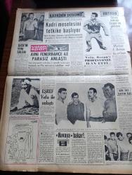 Vatan Gazetesi - Turkish Newspaper - 15 Temmuz 1958 - Bağdat hükümet darbesi yazan Ahmet Emin Yalman Başmakale - Irak'ta hükümet darbesi - Kral Faysal hapsedilerek cumhuriyet ilan olundu - Prens abdülilah linç edildi - Nuri Sait Paşa'nın akıbeti bilinmiyor - İran şahı ve Pakistan Cumhurbaşkanı Dün Ankarada Esenboğa havaalanında karşılanırken fotoğraf - Türkiye İran Pakistan arasında Ankara'da üçlü toplantı yapılıyor - Şah Rıza Pehlevi ile İskender Mirza dün Başkente geldi - Celal Bayar Adnan Menderes ve Bakanlar dün Ankara havaalanında uçaktan indikleri sırada fotoğraf - Irak'a  şimdilik müdahale edilmiyor - Ürdün radyosuna göre Sadık kuvvetler bağdat'a yürüyor - yandan akıyor yandan yazan Adnan Veli Yazı Dizisi - kıbrıs'taki kanlı hadiseler üzerine İngiltere'ye dün sert bir nota verdik - Hacılar Tarsus vapurunu kirletti - Dansöz Gönül mahkemede hakim kararıyla soyundu - salyangoz bile yazan Emil Galip Sandalcı - burç falınız - Kadri Aytaç'ın durumu fotoğraf