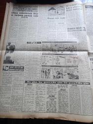 Vatan Gazetesi - Turkish Newspaper - 28 Haziran 1958 - Fena bir imtihan yazan Ahmet Emin Yalman Başmakale - Kıbrıs için resmi cevabımız açıklandı - Kıbrıs'ta taksimi kabul etmenin zamanı gelmiştir - patrikhane sorduğumuz 5 suale cevap vermiyor - Kıbrıs için yapılan Aydın mitinginden bir fotoğraf - Kurban bayramınız kutlu olsun fotoğraf - Avrupa güzeli bugün seçiliyor fotoğraf - CHP iktidara gelirse tutacağı yolu izah etti - Kıbrıs konusunda tutumunu açıklamayan patrikhane siyasi bir mesele addetti - Bern büyükelçimiz Fahrettin Kerim Gökay namaz kıldı - Celal Bayar ve Adnan Menderes İstanbul'da - şeker kuyruğu fotoğraf - yandan akıyor yandan yazan Adnan Veli Yazı Dizisi - Cezayir milliyetçileri fransızlarla çarpışıyor - Bayram ve yazan Emil Galip Sandalcı - siyasi hadiselerin tarafsız hikayesi yazan İsak Kohen - Ev Kadın Moda - kalbimin sahibi yazan Nihal Yeğinobalı yazı dizisi - Galatasaray Beşiktaş federasyon Kupasının ilk final maçı Mithatpaşa stadında - Turgay Şeren - Recep Adanır