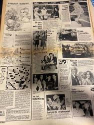 HAFTA SONU GAZETESİ DOĞUM GÜNÜ HEDİYESİ  ( Turkish Newspaper ) - 6 EKİM 1978 -TAM TAKIM 12 SAYFADIR -Emel Sayın-Selçuk Aslan-Metin Ayvalı-Rüçhan Çamay-Mehlika Kenter-Tali Aktaş-Bahar Erdeniz-Neco-Tayyar Yıldız-Kamuran Akkor-Yıldız Kenter-Muhsin Ertuğrul-Gülriz Sururi-Fatma Girik-İlhan İrem-Yılmaz Dedeoğlu-Sezen Aksu-Ağa Han-Begüm-Ana ve çocuk fotoğraflarında isim görünmüyor-Ruhan Deniz-Peri Han-Cüneyt Arkın-Kadir İnanır-İki sevgili burada buluşuyor-İşte Emel Sayın’ın aşk yuvası-Köşe kapmaca oynayan çocuklar gibi-Burası yatak odası-Abla kardeşi birbirine düşüren dedikodu-Uğursuz film-Ben servetimi hosteslikten yaptım-Bahar’ın sonbaharı-48 saat süren kuduz korkusu-Pişmaniye üzerine turşu suyu-Ya oğlu olsaydı?-Kahkaha bilmecesi-Haber Yorum Fısıltı-Bir tenis maçı ve iki ayaklı kupa-Taze ihtiyar ile ihtiyar taze-Baştan başa Anadolu-Eli çabuk hırsızın marifeti-Son ümit Başkan Kotil’de-Kraliçeler de amigoluk yapar-Kadın dediğin biblo’dur-Fatma Girik’in rahminden 4 ur alındı-Asker kaçağı İlhan