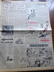 Vatan Gazetesi - Turkish Newspaper - 27 Mayıs 1962 - 27 Mayıs yazan Şevket Süreyya Aydemir Başmakale - İsmet İnönü 27 mayıs'ı yeniden yaşıyoruz - 27 Mayıs Türk Ulusu o gün ordusu ile el ele zulüm baskı ve sömürgenliğin sona erişini kutladı fotoğraf - Cemal Gürsel İsmet İnönü ile aramızda ihtilaf yoktur dedi - Ragıp Gümüşpala'nın istifası için Ege harekete geçti  - 14'lerden 6'sına yurda gelmek için izin verildi - İstanbul tekstil ve Örme sanayi işçileri sendikası başkanı Bahir Ersoy fotoğraf - atom enerji komisyonu Başkanı Dr Nuri Refet Korur gazetecilerle konuşuyor fotoğraf - atom reaktörü açılıyor - felsefesiz ihtilal yazan İhsan Ada - demek bugün 27 Mayıs yazan Oktay Akbal - İtalyan Rotary kulübünden 300 üye geliyor - Çolpan İlhan Ve Ayhan Işık avare Mustafa filminde fotoğraf - 1961 62 mevsiminde Türk sineması - Meşrutiyet kıraathanesi Yazan Rıfat Ilgaz - Üç perdelik cinayet yazan agatha christie çeviren Ülkü Tamer - Beşiktaş Altay'a 1-0 Galip - 1962 dünya şampiyonasında