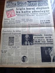 Vatan Gazetesi - Turkish Newspaper - 19 Mayıs 1962 - ne için olmasın yazan Şevket Süreyya Aydemir Başmakale - İsmet İnönü kumandanlar ile görüştü - Bugün 19 Mayıs bütün yurtta törenler yapılıyor - Başbakan İsmet İnönü 28. Tümeni gezdi - Ragıp Gümüşpala koalisyonu bozup devleti meçhul bir yöne sevk etmeyeceğiz dedi - Ticaret Bakanı İhsan Gürsan sanayicilerin yüzü yakında girecek dedi - Lebit Yurdoğlu Adalet Partisini suçladı - 5 yıllık planlı kalkınma açık oturumu dün başladı - CHP genel sekreter yardımcısı Kemal Satır oturmayan bir rejimde ihtilaller beklenebilir - siyasi suçu olmayanlar için af yok - genelkurmay Başkanı Orgeneral Cevdet Sunay Paris'e gitti - Avni Doğan bakanlıktan istifa ettim diyor - Boratav'a cevabım yazan Zeki Velidi Togan - komünist ajanı Eisenhower yazan Oktay Akbal - imparator yeğeni tiyatro oyuncusu Thien Hung fotoğraf - Üç Perdelik cinayet yazan agatha christie çeviren Ülkü Tamer Yazı Dizisi - futbolda ligin baraj düğümü bu hafta çözülüyor - Fenerbahçe
