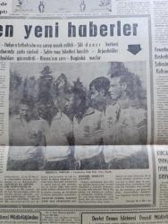 Vatan Gazetesi - Turkish Newspaper - 2 Haziran 1962 - bir saldırı karşısında benim hikayem yazan Şevket Süreyya Aydemir Başmakale - Cemal Gürsel Parti liderleri ile anlaştı - İsmet İnönü tekrar Başbakan oluyor - üçlü koalisyon muhtemel - 25 milletvekili daha Cumhuriyetçi Köylü Millet Partisinden istifa etti - Eskişehir'de facia bir jet seyircilerin önünde infilak etti 4 ölü 41 yaralı var - Dil Bayramı Karaman'da kutlanıyor - Eichman asıldı - Genelkurmay Başkanı Orgeneral Cevdet Sunay'a göre demokratik rejim bizde de yaşayacak - Ortak Pazar ve Türk İş yazan Fethi Naci - Yahudi Kasabı Eichman ölümü gayet soğukkanlılıkla karşıladı fotoğraf - dışarıdaki işçilerimiz yazan Oktay Akbal - Makarios Kennedy ile görüşecek - Üç perdelik cinayet yazan agatha christie çeviren Ülkü Tamer Yazı Dizisi - İstanbul Ankara Radyosu Programı - İtalyan futbolcularına şarap yasak edildi - Şili Dünya kupası'ndan yeni haberler - Brezilya forveti Garrincha Didi Pele Vava Zagalo foto - Hakkı Yeten rakipsiz kaldı