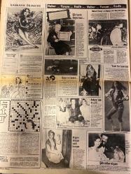 HAFTA SONU GAZETESİ DOĞUM GÜNÜ HEDİYESİ  ( Turkish Newspaper ) - 24 KASIM 1978 -TAM TAKIM 12 SAYFADIR -Zerrin eğeliler-Erhan Tünay-Tuto Karaca-Cengiz Polatkan-Tarık Akan-İrina-Türkan Şoray-Gönül Kutlu-Engin Ali Kemal-Necla Nazır-Ayşe Mine-Kadir İnanır-Füsun Önal-Hülya Tuğlu-Fatma Girik-Sevim Tuna-Sevda Karaca-Sezen Aksu-Adnan Şenses-Güzide Kasacı-Perran Şensoy-Cüneyt Arkın-Elia Kazan-Filiz Akın-Bülent Ersoy-Fatoş Taner-Nilgün Atılgan-Nihat Ziyalan-Gülriz Sururi-Engin Cezzar-Tarık Akan’ın Moskova’daki gizli sevgilisi-Güzel İrina ben hayatımda böyle erkek tanımadım diyor-İrina Türkan Şoray’a kendini çok yakın buldu-Avrupalı yıldızların paylaşamadıkları erkek-Milli Takım kampında ikinci skandal-Engin’den sonra Ali Kemal-Yeni olayın yeni kahramanı ve dertli eşi-Bir aşk transferi-Mutluluğu küllerin arasında bulduk-F.B. Elif Pektaş’ın şans yolunu açtı-Vatan kurtaran aslan-Allah beni Fatma Girik’ten korudu-Bir apartman parası yiyen hastalık-Sezen Aksu’nun intiharı-Damat bey hesap veriyor-İkin