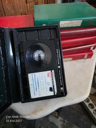 10 ADET KUTULARINDA YERLİ YABANCI FİLM KAYITLI BETAMAX VİDEO KASETİ