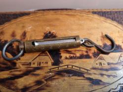 Antika pirinç tartı