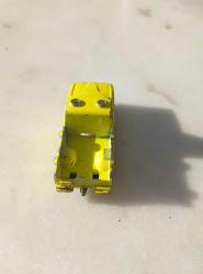 MAJORETTE MODEL FRANSA MALI OYUNCAK ARABA FOTOĞRAFTA GÖRDÜĞÜNÜZ GİBİDİR.CAMLARI KIRIK.  KOLEKSİYONLUK NADİR