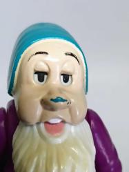 Disney Pamuk Prenses ve Yedi Cüceler Oyuncak Hapşırıklı Cüce Figürü 1992