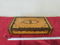 LOT.20 » Avrupa Ahşap Kutu