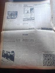 Vatan Gazetesi - Turkish Newspaper - 31 Mayıs 1953 - böyle mi olacaktı yazdan Ahmet Emin Yalman Başmakale - Adnan menderes'te Fuat Köprülü Londra'ya vardılar fotoğraf - Üçlü pakt askeri temsilcileri atinada toplanıyorlar - Tarsus vapuru hareket etti fotoğraf - cumhurbaşkanı Celal Bayar Kore'ye gidecek değiştirme birliğinin tatbikatında fotoğraf - Hilton oteli için Amerika'ya gidecek olanlar - Bahar ve çiçek bayramı başladı - Gülhane parkına giren çiçekli bir araba fotoğraf - fetih yıldönümünün yurt dışındaki akisleri - eski muharrirler için jübile yapıldı yapıldı fotoğraf - Kadınlar tekkesi yazan Refik Halit Karay Yazı Dizisi - Fatih ve vicdan hürriyeti yazan avukat Mustafa Emil Elöve - Türkiye İş Bankası Nişantaşı ajansı açılışı fotoğraf - İstanbul kapılarında fethin büyük tarihi romanı yazan Feridun Fazıl Tülbentçi Yazı Dizisi - Afyon fiyatları kararlaştırıldı - İstanbul Ankara İzmir Radyosu Programı -  Şehir Tiyatrosu Ankara dram kısmında Konsolos - Atlas sineması ters yüz oyunu