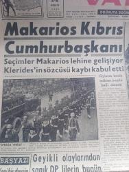 Vatan Gazetesi - Turkish Newspaper - 14 Aralık 1959 - yeni bir devrin eşiğinde yazan Ahmet Emin Yalman Başmakale - makarios Kıbrıs Cumhurbaşkanı - yılbaşı sebebiyle çam katliamı başladı - Şemsettin Günaltay dünya barış'a doğru yeni bir devrin eşiğinde dedi - CHP Genel sekreteri İsmail Rüştü Aksal'ın konuşması - geyikli olaylarından sanık Demokrat partililerin bugün duruşması yapılacak - vecizeler Kongresi - Türkiye ile Polonya tek koltuğu bölüştü - Rus kemancısı M. Bezrodni İstanbul'da - Şeref stadında sis fotoğraf - Hikaye He kahvesi yazan Abdullah Aşçı - sakallı ihtilalciler memleketinde yazan Orhan Karaveli - Batı Almanya'da müthiş bir infilak oldu - elmanın yarısı yazan Oktay Akbal - Gazi terbiye enstitüsü'nde siyasi baskı - Yahya Kemal'le sohbetler - sütunlar arasında - İstanbul'da sinema tiyatro programı - İstanbul Ankara Radyosu Programı - Cumhuriyet Halk Partisi Kongresi Demokrat Parti lokalinde yapıldı - bozuk Beşiktaş ankaragücü'nü yendi fotoğraf - Karşıyaka Galatasaray 0 0