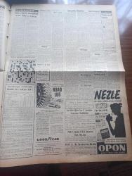 Vatan Gazetesi - Turkish Newspaper - 14 Aralık 1959 - yeni bir devrin eşiğinde yazan Ahmet Emin Yalman Başmakale - makarios Kıbrıs Cumhurbaşkanı - yılbaşı sebebiyle çam katliamı başladı - Şemsettin Günaltay dünya barış'a doğru yeni bir devrin eşiğinde dedi - CHP Genel sekreteri İsmail Rüştü Aksal'ın konuşması - geyikli olaylarından sanık Demokrat partililerin bugün duruşması yapılacak - vecizeler Kongresi - Türkiye ile Polonya tek koltuğu bölüştü - Rus kemancısı M. Bezrodni İstanbul'da - Şeref stadında sis fotoğraf - Hikaye He kahvesi yazan Abdullah Aşçı - sakallı ihtilalciler memleketinde yazan Orhan Karaveli - Batı Almanya'da müthiş bir infilak oldu - elmanın yarısı yazan Oktay Akbal - Gazi terbiye enstitüsü'nde siyasi baskı - Yahya Kemal'le sohbetler - sütunlar arasında - İstanbul'da sinema tiyatro programı - İstanbul Ankara Radyosu Programı - Cumhuriyet Halk Partisi Kongresi Demokrat Parti lokalinde yapıldı - bozuk Beşiktaş ankaragücü'nü yendi fotoğraf - Karşıyaka Galatasaray 0 0