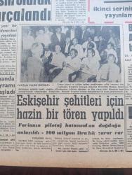 Vatan Gazetesi - Turkish Newspaper - 3 Haziran 1962 - yeni hükümeti kurma görevini aldığı Dün resmen açıklanan İsmet İnönü'nün niyeti milli koalisyon - reformlar için CHP garantiler isteyecek - Nurettin Ardıçoğlu CMKP milli bir koalisyon istiyor dedi - Cumhuriyetçi  Köylü Millet Partisi kesin olarak ikiye parçalandı - Türk doktoru Atilla M. Yetiş Amerika'da büyük başarıya ulaştı - Liman tahmil ve tahliye işçileri sendikası vatan haini değiliz fotoğraf - Türkiye'de ilk defa av köpekleri yarışması yapıldı fotoğraf - Eskişehir şehitleri için hazin bir tören yapıldı - Karaman'da dil Bayramı dün başladı - Atatürk çocuk kulübü kuruldu - Batı sineması - Meşrutiyet kıraathanesi Yazan Rıfat Ilgaz - Üç perdelik cinayet yazan agatha christie çeviren Ülkü Tamer Yazı Dizisi - cezayirde yaşayan Fransızlar müthiş bir panik halinde - Safiye Ayla'nın evi soyuldu - Yeşildirek karşıyaka'yı tek golle mağlup etti - Beşiktaş 2 Fenerbahçe 0 - Beşiktaş Kongresi bugün yapılıyor Hakkı Yeten rakipsiz fotoğraf