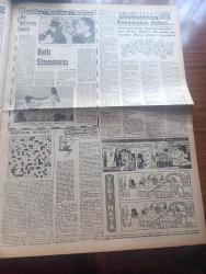 Vatan Gazetesi - Turkish Newspaper - 3 Haziran 1962 - yeni hükümeti kurma görevini aldığı Dün resmen açıklanan İsmet İnönü'nün niyeti milli koalisyon - reformlar için CHP garantiler isteyecek - Nurettin Ardıçoğlu CMKP milli bir koalisyon istiyor dedi - Cumhuriyetçi  Köylü Millet Partisi kesin olarak ikiye parçalandı - Türk doktoru Atilla M. Yetiş Amerika'da büyük başarıya ulaştı - Liman tahmil ve tahliye işçileri sendikası vatan haini değiliz fotoğraf - Türkiye'de ilk defa av köpekleri yarışması yapıldı fotoğraf - Eskişehir şehitleri için hazin bir tören yapıldı - Karaman'da dil Bayramı dün başladı - Atatürk çocuk kulübü kuruldu - Batı sineması - Meşrutiyet kıraathanesi Yazan Rıfat Ilgaz - Üç perdelik cinayet yazan agatha christie çeviren Ülkü Tamer Yazı Dizisi - cezayirde yaşayan Fransızlar müthiş bir panik halinde - Safiye Ayla'nın evi soyuldu - Yeşildirek karşıyaka'yı tek golle mağlup etti - Beşiktaş 2 Fenerbahçe 0 - Beşiktaş Kongresi bugün yapılıyor Hakkı Yeten rakipsiz fotoğraf