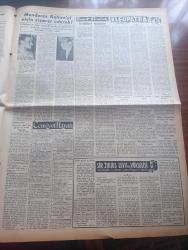 Vatan Gazetesi - Turkish Newspaper - 27 Kasım 1954 - korkunç bir yangın kapalıçarşı ve civarını baştan başa kül haline getirdi fotoğraf - binlerce dükkanı yakan ateş kalpakçılardan çıktı zarar 1 milyar liraya yakın - itfaiye fırın ağzını andıran kapıdan içeri giremiyor fotoğraf - 5 itfaiye eri yaralandı 2 polis ve bazı Çarşı bekçilerinin yanmış olmasından endişe ediliyor - otomobil sevdası Yazan İsmail Ateş Yazı Dizisi - Florence Nightingale İstanbul tesisi müteşebbis heyeti toplandı - hak milletindir yazan Ahmet Emin Yalman Başmakale - Türk Gökü II tatbikati bitti - Adnan Menderes pakistan'a gidecek - Bedii Faik tekrar tahliye talep edecek - Türkiye ile Arap Devletleri arasında karayolu yapılacak - sanat aleminde yazan Ercüment Berker - Vörös Lobogo üçüncü maçını bugün Fenerbahçe ile yapıyor - dünya güreş şampiyonası - İngiliz futbolcuların muhtemel grevi - sporcu Erol Erükal'ın centilmenliği - futbol sahalarına kauçuk döşenecek - Morfin satan fabrikatör Necati Sarvazlar tutuldu