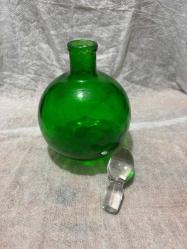 Vintage Yeşil Cam Ampul şekli  Sürahi Vazo Kapağı olmadığı için uyduruldu. Boy 20 cm
