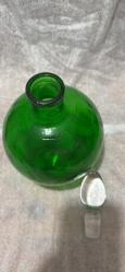 Vintage Yeşil Cam Ampul şekli  Sürahi Vazo Kapağı olmadığı için uyduruldu. Boy 20 cm