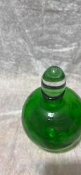 Vintage Yeşil Cam Ampul şekli  Sürahi Vazo Kapağı olmadığı için uyduruldu. Boy 20 cm
