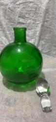 Vintage Yeşil Cam Ampul şekli  Sürahi Vazo Kapağı olmadığı için uyduruldu. Boy 20 cm