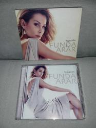 Cd Funda Arar hoşgeldin albümü. Orijinal. Disk 10 üzerinden 9.5 iyi durumda sorunsuz çalışıyor koleksiyonluk