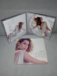 Cd Funda Arar hoşgeldin albümü. Orijinal. Disk 10 üzerinden 9.5 iyi durumda sorunsuz çalışıyor koleksiyonluk