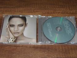 JENNIFER LOPEZ - COMO AMA UNA MUJER   ...  DÖNEM BASKISI  MÜZİK CDSİDİR.