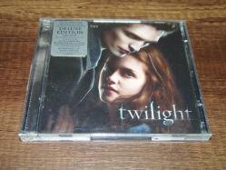 TWILIGHT SOUNDTRACK MUSIC CD.DELUXE EDITION ( CD+DVD )  ...  DÖNEM BASKISI SIFIR AYARINDA ÇOK TEMİZ  MÜZİK CDSİDİR.