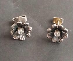 Rus gümüş çiçek küpe.