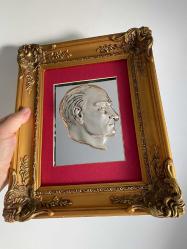 GÜMÜŞ SIVAMA ATATÜRK SİLÜETİ ESKİ AHŞAP ÇERÇEVEDE