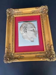 GÜMÜŞ SIVAMA ATATÜRK SİLÜETİ ESKİ AHŞAP ÇERÇEVEDE