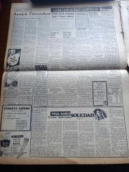 Vatan Gazetesi - Turkish Newspaper - 5 Kasım 1953 - büyük Türkiye ve rolü yazan Ahmet Emin Yalman Başmakale - Malatya suikasti davasına devam edildi - Necip Fazıl Kısakürek yine tahliye talebinde bulundu - Atamızın Aziz naaşını havi olan tabut dün muvakkat kabirden çıkarılırken fotoğraf - Aziz naaşın başındaki ilk nöbeti üniversiteli gençler aldı fotoğraf - Pakistan umumi valisi Ghulam Muhammed memleketimize geliyor - Kore'de esirleri nasıl kandırıyorlar - General Franco yeni ittifakı izah etti - Makbule Atadan ve Başbakan Adnan Menderes Etnografya müzesinden ayrılıyorlar Fotoğraf - sigara çeşidi azaltılmayacak - Krupp boğazda yapılacak asma köprü için mukavele imzalamamış - Türkiye İş Bankası - İstanbul kapılarında fethin büyük tarihi romanı yazan Feridun Fazıl Tülbentçi Yazı Dizisi - İstanbulspor 4 Vefa 2 - Atatürk'ün tabutu vinçle yavaş yavaş dışarı alınıyor fotoğraf - eski bir casus olan İsmail Ege Amerikan kongresi'ne mühim şeyler anlattı fotoğraf - Ayten Çankaya fotoğraf