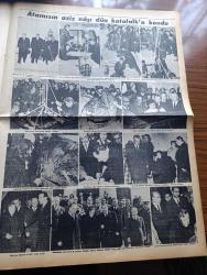 Vatan Gazetesi - Turkish Newspaper - 5 Kasım 1953 - büyük Türkiye ve rolü yazan Ahmet Emin Yalman Başmakale - Malatya suikasti davasına devam edildi - Necip Fazıl Kısakürek yine tahliye talebinde bulundu - Atamızın Aziz naaşını havi olan tabut dün muvakkat kabirden çıkarılırken fotoğraf - Aziz naaşın başındaki ilk nöbeti üniversiteli gençler aldı fotoğraf - Pakistan umumi valisi Ghulam Muhammed memleketimize geliyor - Kore'de esirleri nasıl kandırıyorlar - General Franco yeni ittifakı izah etti - Makbule Atadan ve Başbakan Adnan Menderes Etnografya müzesinden ayrılıyorlar Fotoğraf - sigara çeşidi azaltılmayacak - Krupp boğazda yapılacak asma köprü için mukavele imzalamamış - Türkiye İş Bankası - İstanbul kapılarında fethin büyük tarihi romanı yazan Feridun Fazıl Tülbentçi Yazı Dizisi - İstanbulspor 4 Vefa 2 - Atatürk'ün tabutu vinçle yavaş yavaş dışarı alınıyor fotoğraf - eski bir casus olan İsmail Ege Amerikan kongresi'ne mühim şeyler anlattı fotoğraf - Ayten Çankaya fotoğraf