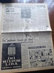 Vatan Gazetesi - Turkish Newspaper - 22 Haziran 1962 - siyasi partiler karşısında bir işçi bildirisi yazan Şevket Süreyya Aydemir Başmakale - Cemal Gürsel Dün stadyumda açıkladı İsmet İnönü tekrar Başbakan - İsmet İnönü dün gece yarısı görevi kabul etti - Amerikan askeri yardım heyeti Kara grup başkanı Tuğgeneral Charles P. Stone Anıtkabir'de fotoğraf - Fethi Tevetoğlu Adalet Partisi'nin resmi sözcüsü oldu - Talat Aydemir 22 Şubat'ın nedenini anlatıyor - Osman Bölükbaşı 17 yıl sonra Demir çizmeyi giydim dedi - Nasrettin hoca festivali'nde Akşehir gölü'ne yoğurt çalındı - İstanbul Belediye Başkanı Kamuran Görgün ekmek fiyatı ve gramajı değişmeyecek dedi - Ev  Kadın Moda - hangi uygarlık yazan Samim Kocagöz - Eichman ve Hiroşima yazan Oktay Akbal - Fas gerekirse Cezayir için asker kullanacak - İstanbul Ankara Radyosu Programı - İstanbul'da sinema programı - Bugünkü Yunanistan Yazan Nizamettin Nazif Tepedelenlioğlu Yazı Dizisi - Fenerbahçe Altı futbolcuyu satıyor -  Kırkpınar güreşleri