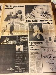 HAFTA SONU GAZETESİ DOĞUM GÜNÜ HEDİYESİ  ( Turkish Newspaper ) - 19 OCAK 1979 -TAM TAKIM 12 SAYFADIR -Rüçhan Adlı-Muazzez Abacı-Türkan Şoray-Nazan Şoray-Şevkat Adlı-Hülya Koçyiğit-Kadir İnanır-Hasan Erdoğan-Yüksel Özkasap-Seçil Heper-Mireille Mathieu-Edip Akbayram-Müjde Ar-Bülent Ersoy Rüçhan Adlı yüzünden 3 kadın isyan halinde-Filiz Akın-Engin Ardıç-Cüneyt Arkın-Sevim Güneri-Yılmaz Güney-Emel Sayın-Nazan Şoray da enişte beye ateş püskürüyor-Bir büyük kayıp-Hayatının rolüne karşılık yirmi günde 10 kilo-Kadir İnanır G.S.’li Erdoğan’ın dayısı-Zeytinburnu burnumda tütüyor-Ölümden dönüşün 10. yılında-Bir postumuz var atarız nerede olsa yatarız-Yüksel Özkasap Gurbetçi-Sahnede tabancaların patladığı gece-Jackie gizlice mi evlendi-Mireille Mathieu’nun İstanbullu ikiz kardeşi-Artık Cemile’nin de diploması var-Edip Akbayram için sultanlık son buldu-Mutlaka bir koca belki bir çocuk-Bülent Ersoy babalardan kaçıyor-haftaya bakış