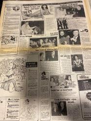 HAFTA SONU GAZETESİ DOĞUM GÜNÜ HEDİYESİ  ( Turkish Newspaper ) - 16 ŞUBAT 1979 -TAM TAKIM 12 SAYFADIR -Süreyya-Farah Pehlevi-Hülya Koçyiğit-Türkan Şoray-Cüneyt Arkın-Muazzez Abacı-Kemal Sunal-Fatma Girik-Göksel Arsoy-Deniz Uğur-Tülay Tuncer-Serpil Barlas-Parhan Sayın-Ömür Göksel-Saadet Sun-Kirk Douglas-Farrah Fawcett-Ajda Pekkan-Seher Şeniz-Yeliz-Bülent Ersoy-Sevim Çağlayan-Ferit Cansel-Gönül Alpay-Leyla Sayar-Fikret Hakan-Ayla Algan-Farah’ın sonu beter olacak-Farah ve Süreyya’yı sizler için yorumladılar-Kemal Sunal fırtınayı atlattı-Bir bacak bir milyon-Bir zamanlar Şafak Bekçisiydi-Kuzu Kapama’yla gelen kısmet-Bu burun 2. kez kesilecek-Ah şu görümcem olmasa-1460 günüm yandı ha yandı-Yeşilçam’ın iki gazisi-Ömür Göksel akıllanmıyor-Benim de kalbim var-İşte Seher Şeniz’e abayı yakan Elmas Kralı-Hem sesi hem yüzü değişti-Vermek ya da vermemek-haftaya bakış Kahkaha bilmecesi karikatürü-Süheyl Danişoğlu