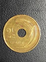 1948 SENESİNE AİT  2,5 KURUŞ ( DELİKLİ )  ÇA  TCM 2636