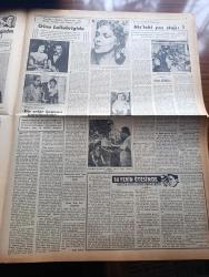 Vatan Gazetesi - Turkish Newspaper - 22 Ağustos 1954 - gayri mesul bir hareket yazan Ahmet Emin Yalman Başmakale - Demokrat Parti Kongresi 20 ekimde toplanıyor - Ticaret bakanı Sıtkı Yırcalı İzmir fuarının açılışında konuşuyor fotoğraf - Türkiye Kıbrıs meselesini yakından takip ediyor - Türk ve buzdolabı satan tacirlerin etikete itirazı - Başvekil Adnan Menderes gazetecilerin yemeğinde bulundu fotoğraf - yeni polislere Dün diploma verildi fotoğraf - Sovyet casusu Yatsikof 30 yıl hapse mahkum oldu - cumhurbaşkanı Celal Bayar'ın Tito'ya Armağan edeceği atlar fotoğraf - Gülhane sergisi hesapları inceleniyor - Boğaziçi sigaraları değişti - Tef mecmuası toplattırıldı - Fahrettin Kerim Gökay İsviçre'de Migrosçularla görüşecek - Amerikalı film artisti Douglas Fairbanks sabah Türkiye'de ayrılıyor Fotoğraf - Osmanlı tarihinde sayfalar yazan Feridun Fazıl Tülbentçi Yazı Dizisi - General Ali Fuat Cebesoy'un siyasi hatıraları Yazı Dizisi - Gina Lollobrigida fotoğraf - Good Year Lastikleri